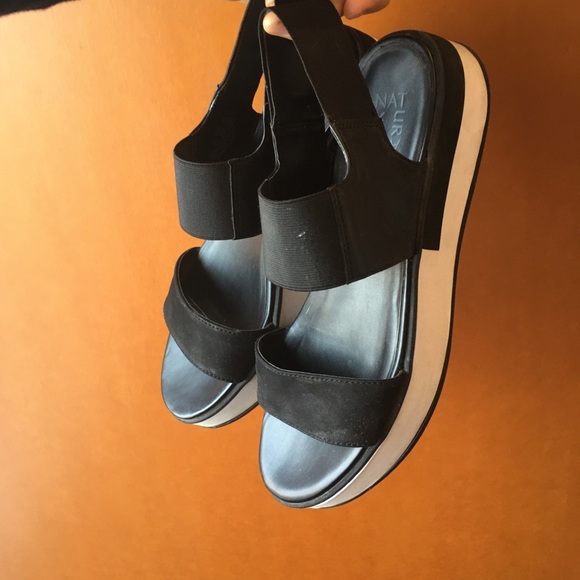 Naturalizer sz 10.5 Carys flatforms sandals - Picture 3 of 8
